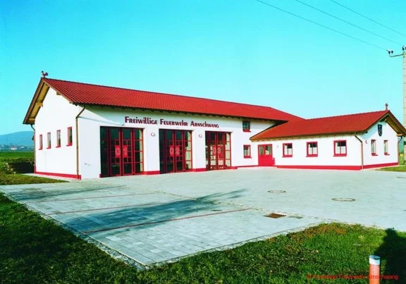 Feuerwehrgerätehaus.jpg